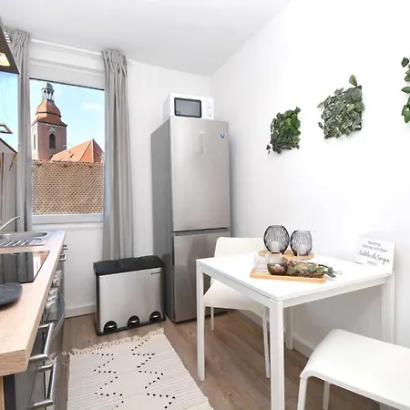 Spacious & Chic Flat With Balcony Near Nurnberg Appartement *