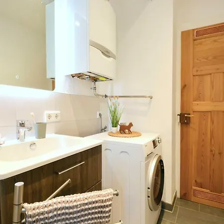 Spacious & Chic Flat With Balcony Near Nurnberg Zirndorf